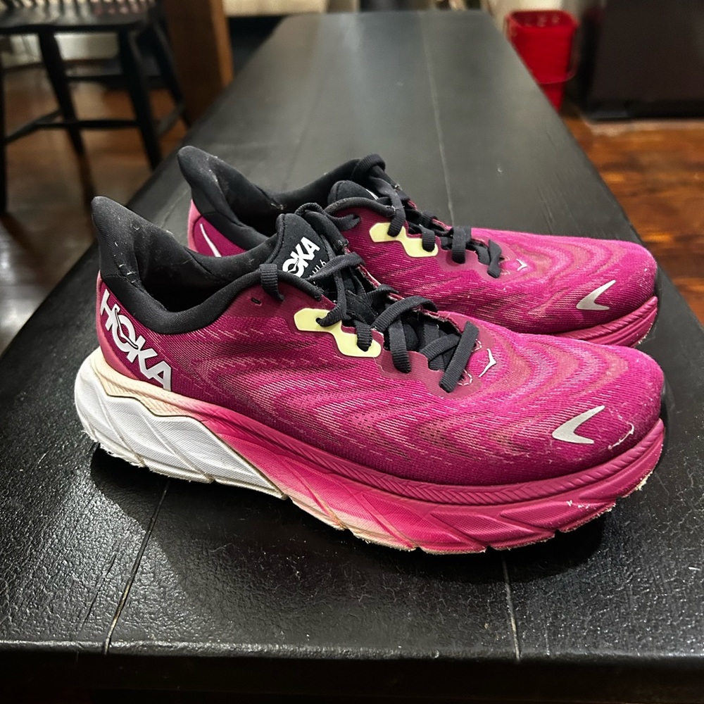 Hoka Arahi 6 Womens Size 6.5 Pink